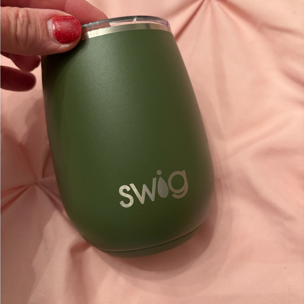 Swig Green Insulated 14 oz Wine Tumbler